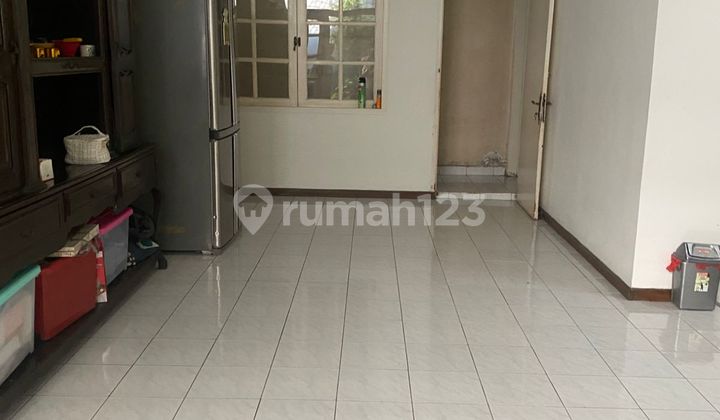 strategic location house in sunter 2