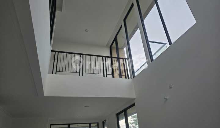 Rumah Minimalis Brand New Hoek Hadap Danau Lokasi di Pik 2 2