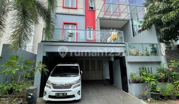 Rumah 3 Lantai Layar Permai Pik 8X15 Semi Furnish Full Marmer