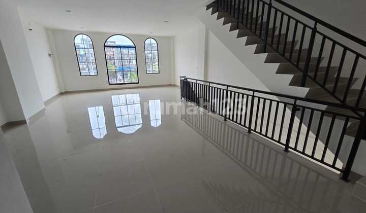 Ruko 3 Lantai Osaka Pik 2 Disewa Boulevard Hadap Jalan Siap Pakai Ruko 3 Lantai Osaka Pik 2 Disewa Boulevard Hadap Jalan Siap Pakai