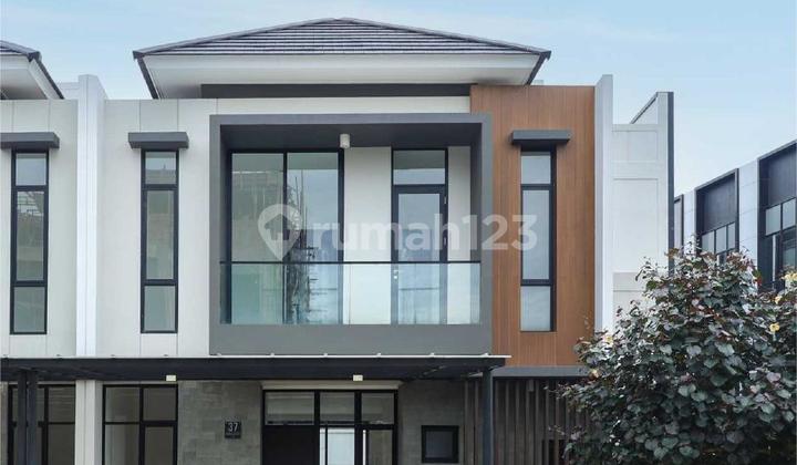 Rumah 2 Lantai Pik 2 Ukuran 8X27 Disewa Kosongan Siap Huni