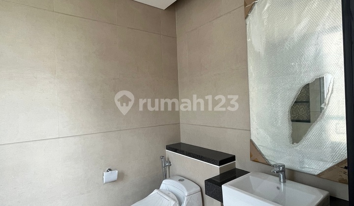 Rumah Mewah Golf Island PIK View Golf dan Taman Ukuran 12x35 2