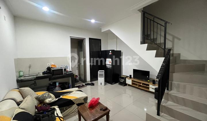 Rumah Pik 2 Disewa Ukuran 4,5X10 2 Lantai Semi Furnish Ready