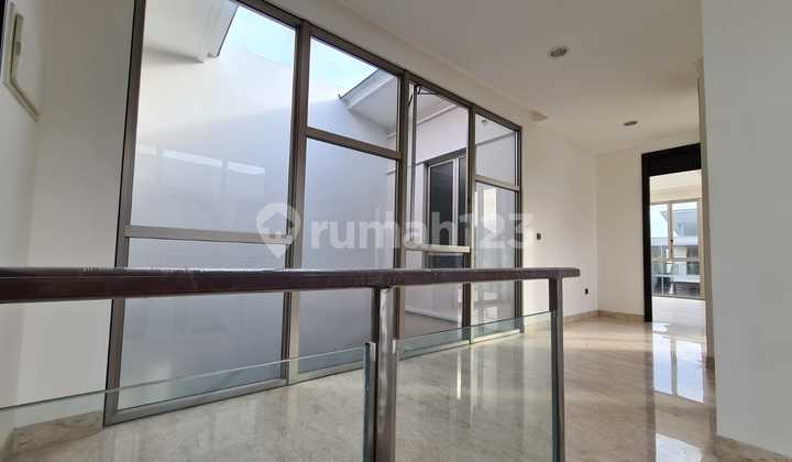 Rumah Mewah Golf Island PIK 10x30 Brand New Kosongan Ada Lift 2