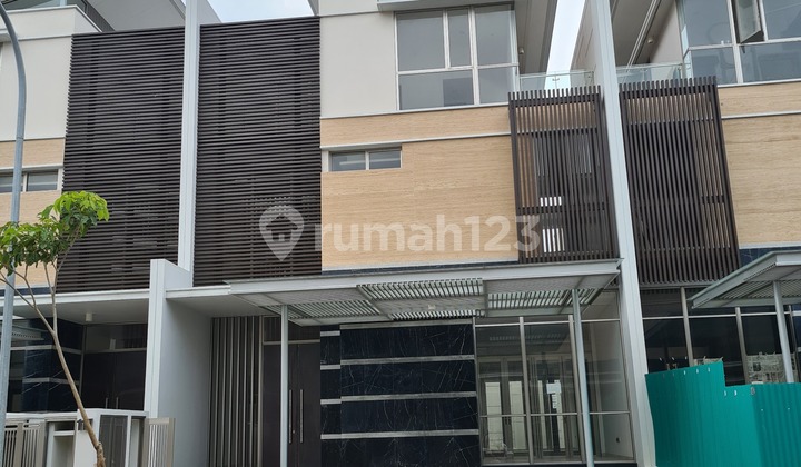 Rumah Mewah Pik Golf Island Tipe Edelweis 10X25 Ada Lift Ready