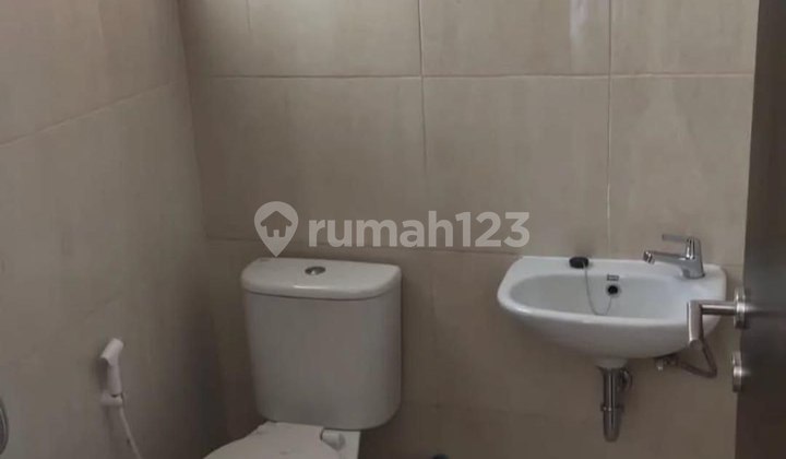Rumah  3KT Mutiara City dekat Lippo Sidoarjo Kota Row jalan 2 mobil 1