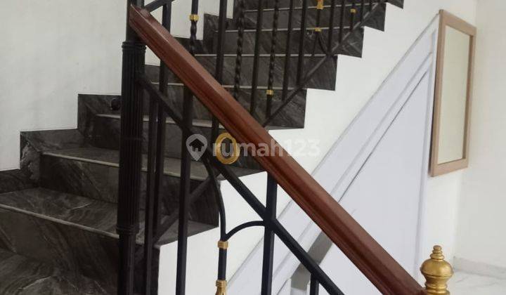 Dijual Rumah 2 Lantai di Pondok Bambu Jakarta Timur  2