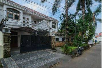 Dijual Rumah Mewah Dharmawangsa Jakarta Selatan 1