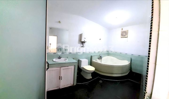 Dijual Ruko Inti Kota Lokasi Premium - Titik 0 Kota Medan Daerah Jl. Guru Patimpus & Jl. Putri Hijau - Semi Furnished  2