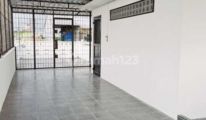 Komplek Setiabudi Bisnis Point Baru Renovasi