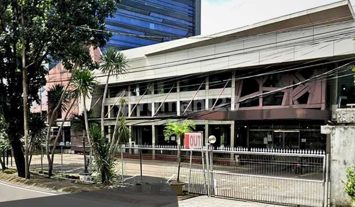 For Sale / Lease Ex-supermarket Building Jl. Pattimura Ready for Business For Sale / Lease Ex-supermarket Building Jl. Pattimura Ready for Business