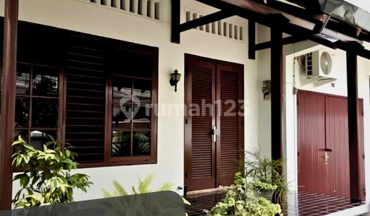 Rumah Luas 2 Tingkat Siap Huni Daerah Jl.iskandar Muda Inti Kota Rumah Luas 2 Tingkat Siap Huni Daerah Jl.iskandar Muda Inti Kota