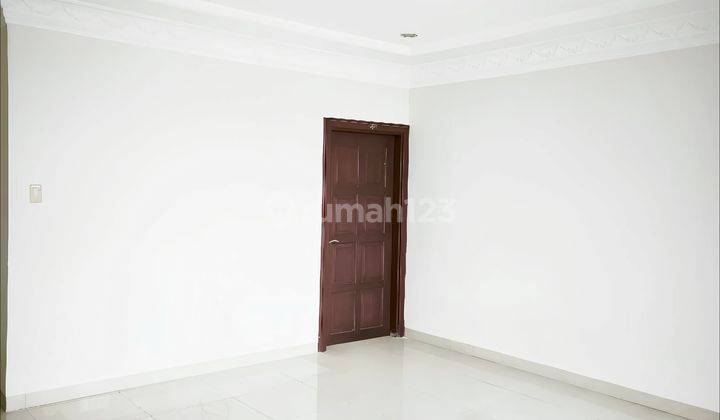 Disewakan Villa Komplek Sari Mas Jl.Pitri Hijau ,Semi Furnished  2