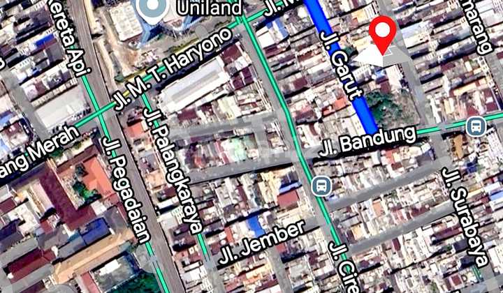 Dijual Rumah Tua Gandeng -Hitung Tanah Saja Jalan Garut Intikota 2