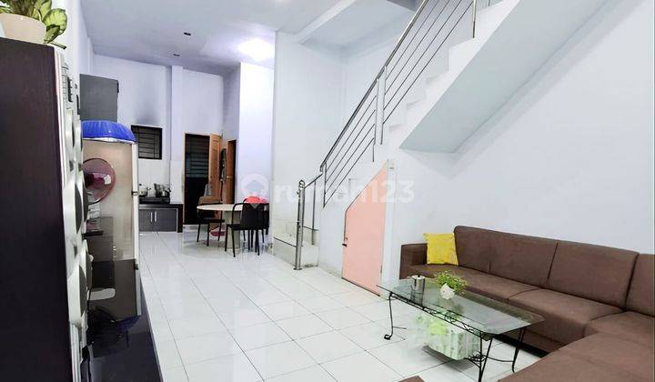 Rumah 2,5 Tingkat Daerah Jalan Sikambing Intikota Semi Furnished  2