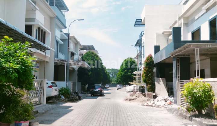 For Sale New House 8 Meters Wide in Graha Metropolitan Complex 2