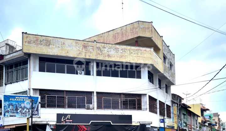 For Rent: Shop House Hook Located Right on Jl.Sutomo & Jl.Bandung Siantar 2