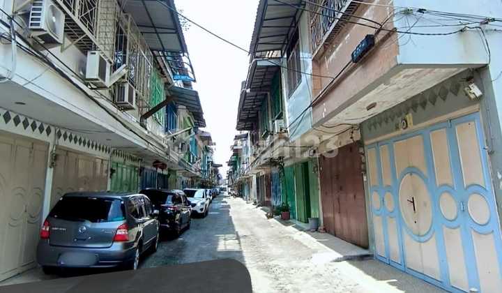 Dijual Ruko Hook Jl.Brigjend Zein Hamid Komplek Citra Baru