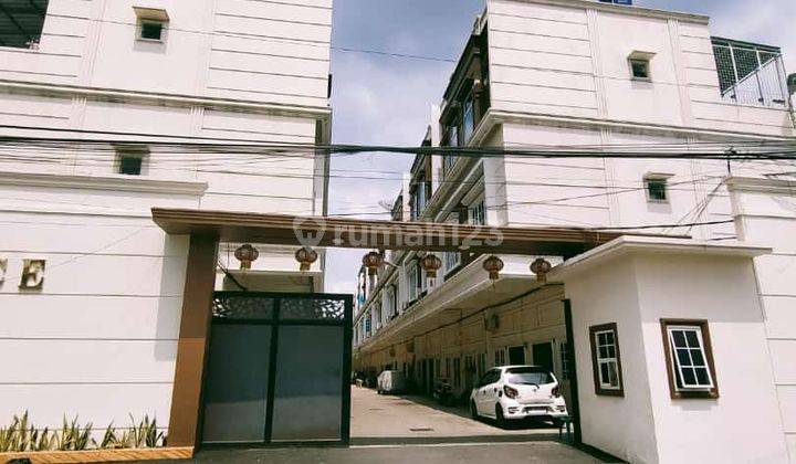 Dijual Rumah Komplek Perbatasan Palace Jalan Krakatau 1