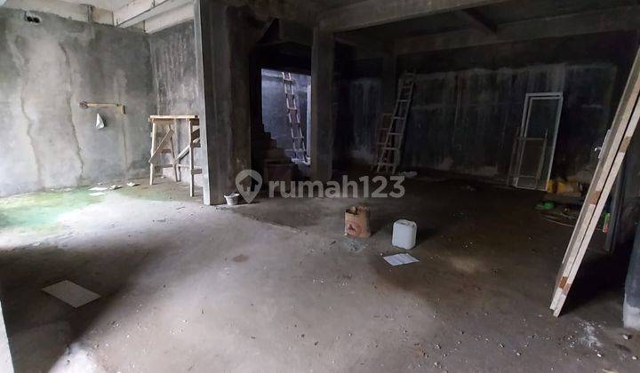 Rumah Luas Komplek Halton Place Jalan Menteng Daerah Medan Denai 1