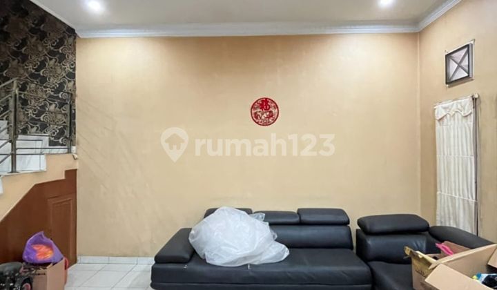 For Rent 2.5-Story Villa in Krakatau Area, Jemadi Mas Complex