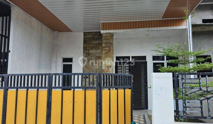 Disewa Rumah 1 Tingkat Komplek Distrik M Jalan Anggrek 1