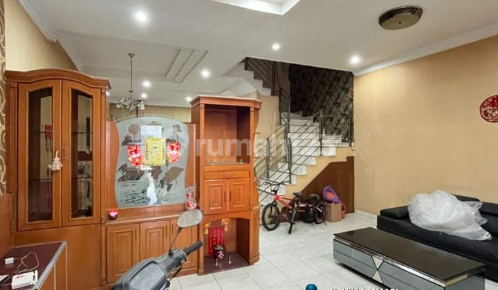 For Rent 2.5-Story Villa in Krakatau Area, Jemadi Mas Complex