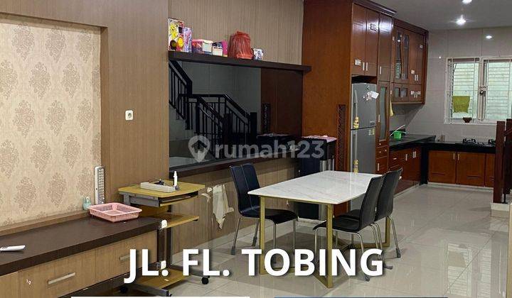 Disewa Ruko Lokasi Strategis Daerah Thamrin Jalan FL. Tobing 1
