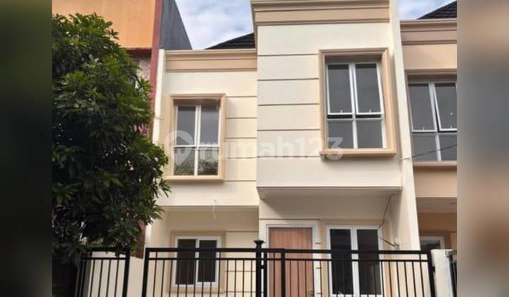 Di Jual Rumah Cantik 2 LT Full Renovasi di Sektor 7 Gading Serpong