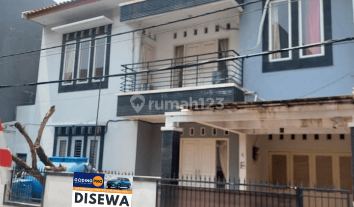 Disewa Rumah 2 Lantai di Cempaka Putih, Jakarta Pusat 1