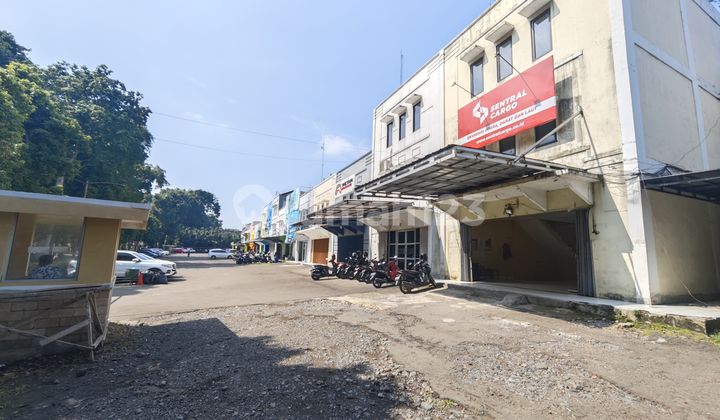 Ready-to-Use Shop House Opposite Hospital For Sale 2