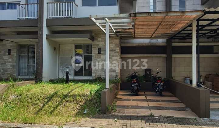 Rumah Di Lingkungan Asri Sejuk