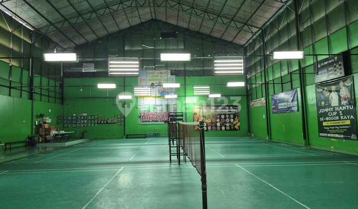 Lapangan Bulutangkis Bagus dan Masih Beroperasi Lapangan Bulutangkis Bagus dan Masih Beroperasi