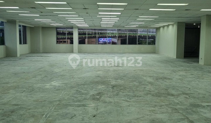 Rent 1 standalone building (4 floors) in Blok M, South Jakarta