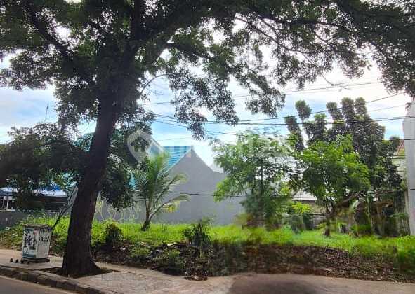 11jt/m2 Kencana Loka BSD Kavling Boulevard Hadap Barat Daya 