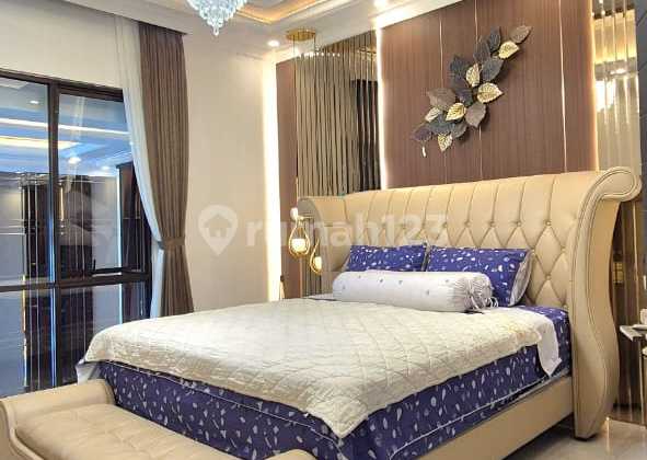 6.8 M BSD House Furnished South Facing With Private Gate 2