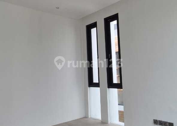 The Icon BSD Rumah Hoek Taman Timur laut-Barat daya 5M Nego 2