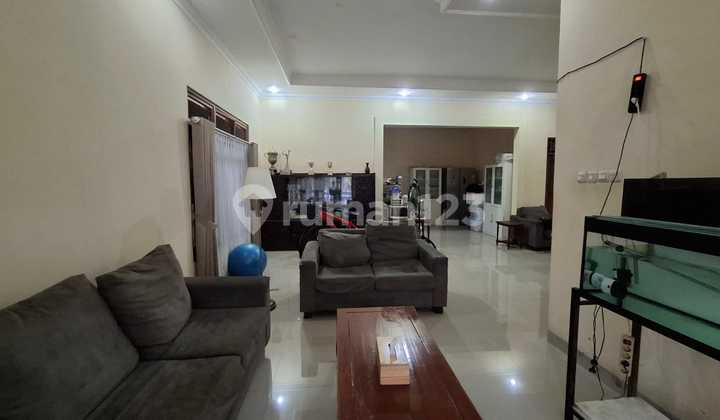 RUMAH DI KOMPLEK YANG ASRI DAN TENANG 2