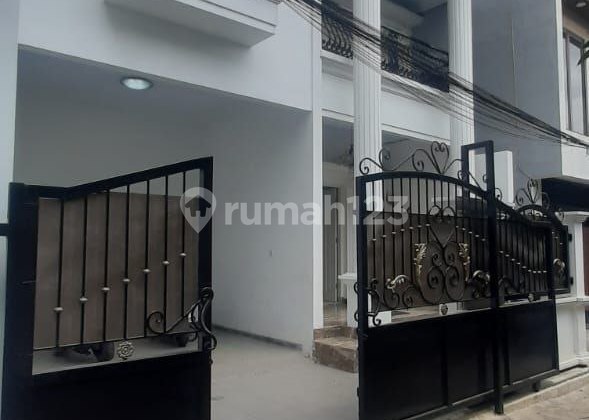Rumah Modern, 10 Meter Dari Jalan Kebagusan Raya Harga Sangat Menarik