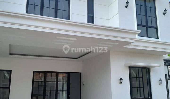 Rumah 2 Lantai Fasad Modern Siap Huni di Bsd Nusaloka, Tangerang 1