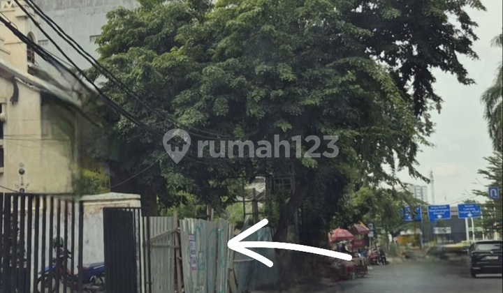 Rumah Tua Di Jalan Boulevard Raya Kelapa Gading 2