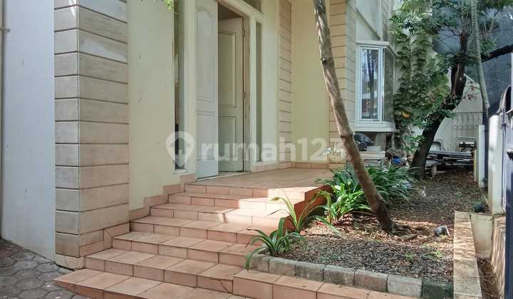 Nice House in Kebon Jeruk with SHM Certificate 2