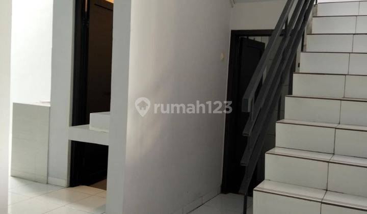 2 Lantai Siap Huni Di Taman Kopo Indah 2  1