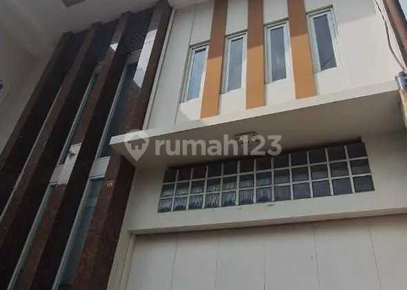 Rumah Kokoh Full Furnished Bagus di Lembang Bandung Utara Rumah Kokoh Full Furnished Bagus di Lembang Bandung Utara