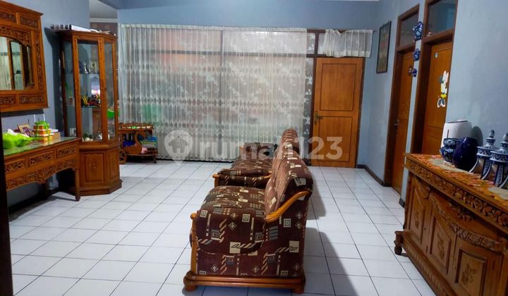Selling a Well-Maintained House in Sayap Sangkuriang, Cimahi 2