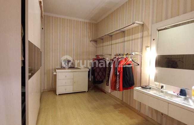 For Sale Hook House Fully Furnished in Tatar Wangsakerta, New Parahyangan City 2