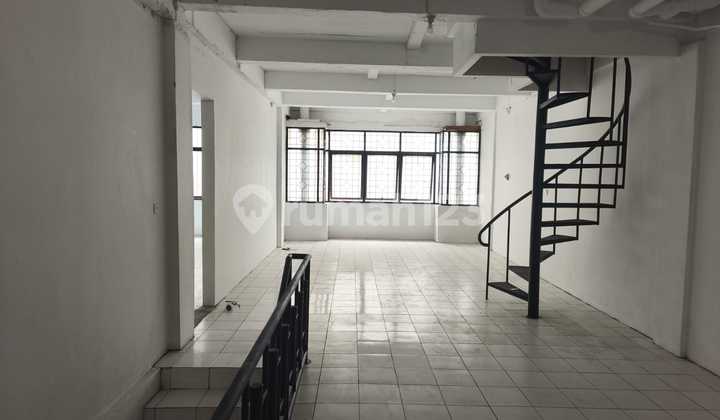 For Rent: Ready-to-Occupy Shop House on Main Road Astana Anyar Bandung 2