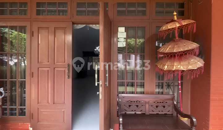 Rumah Klasik Cantik Terawat di Gunung Rahayu, Gunung Batu Dekat Tol Pasteur 2