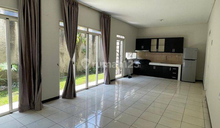 Rumah Hoek Di Tatar Candraresmi Kota Baru Parahyangan Bandung 1