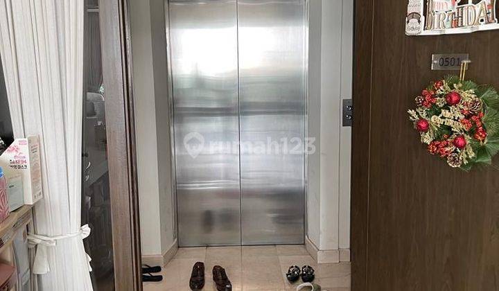 AP001 Apartemen Kemang Village 3 Kamar Tidur Semi Furnished 1